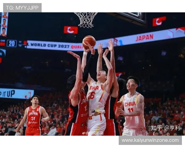 中国篮球队成功逆转晋级世界杯八强，李晓旭关键时刻展现领袖风范